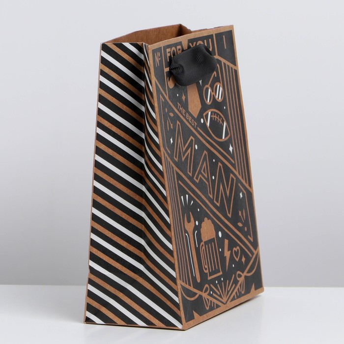 Пакет крафтовый вертикальный «Настоящему мужчине», S 12 × 15 × 5.5 см 
Пакет крафтовый вертикальный «Настоящему мужчине», S 12 × 15 × 5.5 см