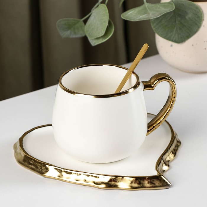 фото Чайная пара «сердце» чашка 320 мл, блюдце 16,6 см, ложка, цвет белый