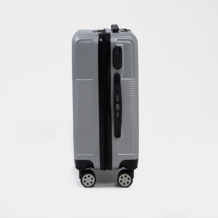 фото Чемодан малый 20" кодовый замок, цвет серебряный