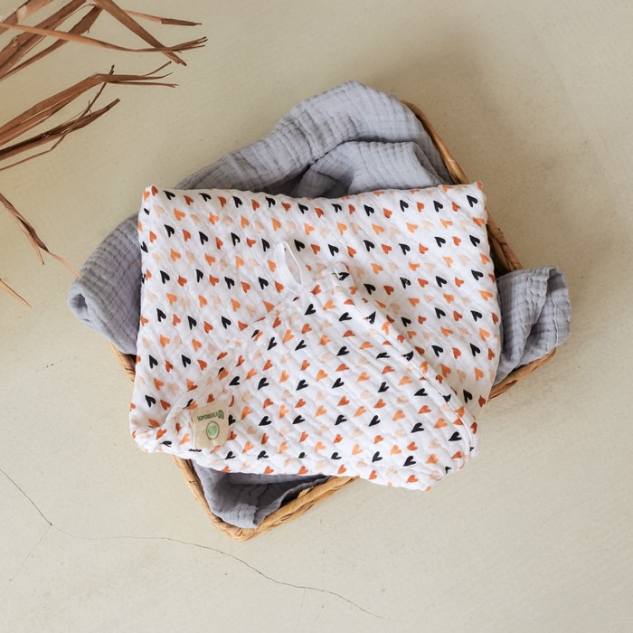 фото Полотенце уголок муслиновое крошка я «сердечки», 75х75 см, 100% хлопок, 3-сл, 180 гр/м2