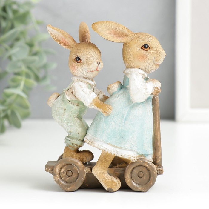 Сувенир полистоун "Зайчики на самокате" 11,5х4х8,5 см
Сувенир полистоун "Зайчики на самокате" 11,5х4х8,5 см