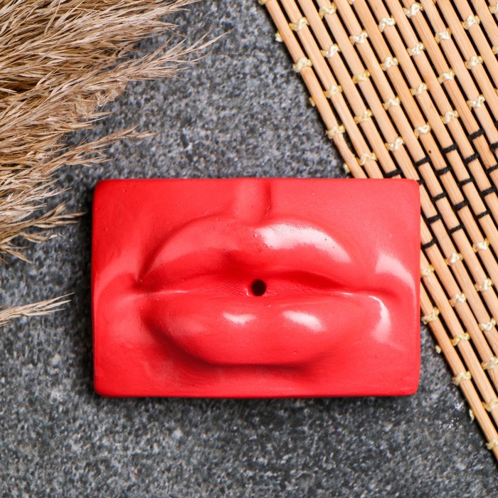 фото Подставка для благовоний "губы" прямоугольная, красные, 8х5см хорошие сувениры