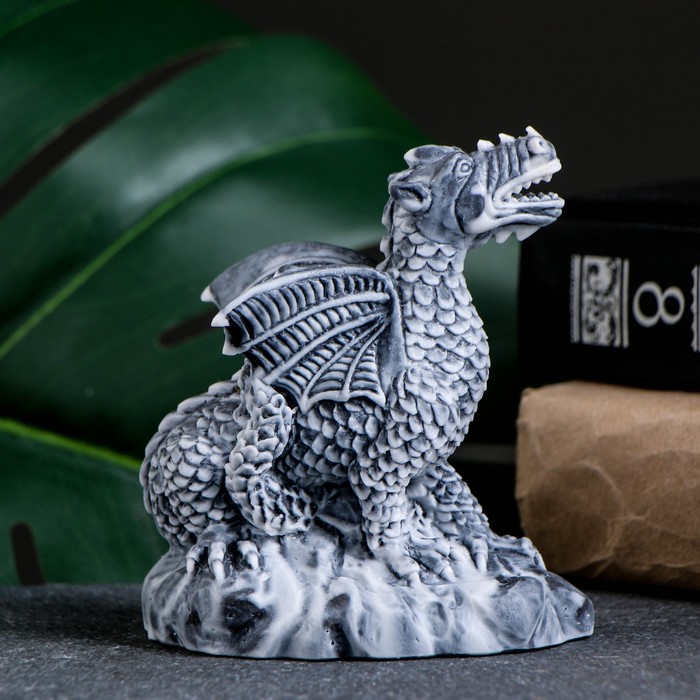 Сувенир "Дракон на подставке" 10,5см
Сувенир "Дракон на подставке" 10,5см