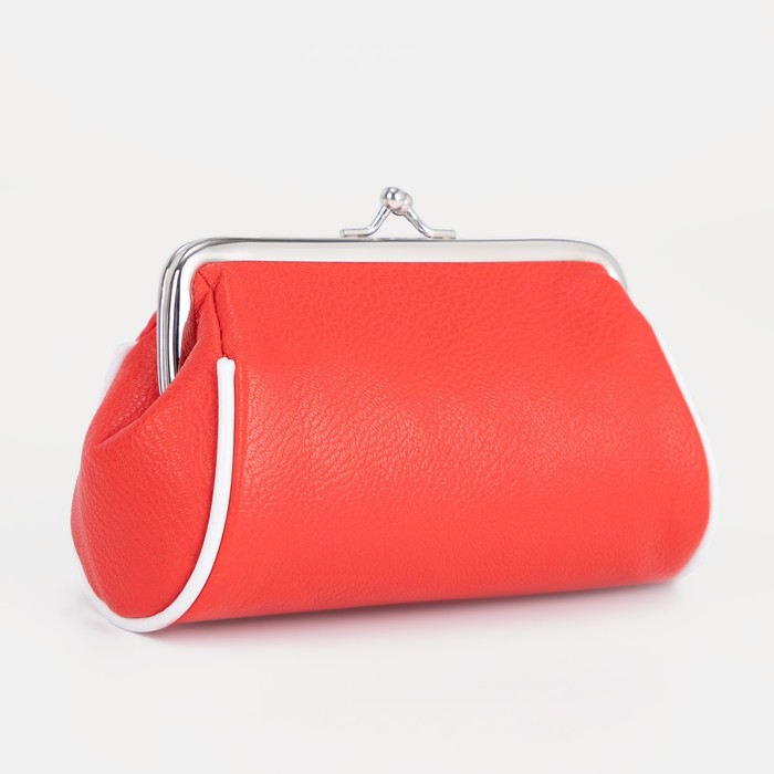 фото Косметичка на фермуаре, цвет красный