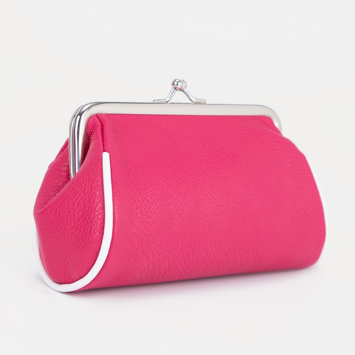 фото Косметичка на фермуаре, цвет малиновый