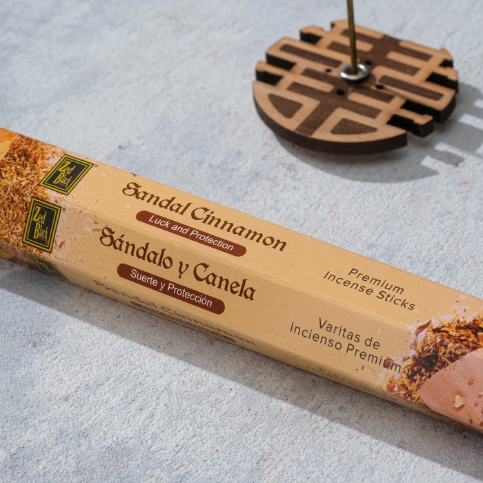 Благовония Zed Black "Сандал Корица. Sandal Cinnamon", 20 палочек в упаковке, шестигранник
Благовония Zed Black "Сандал Корица. Sandal Cinnamon", 20 палочек в упаковке, шестигранник