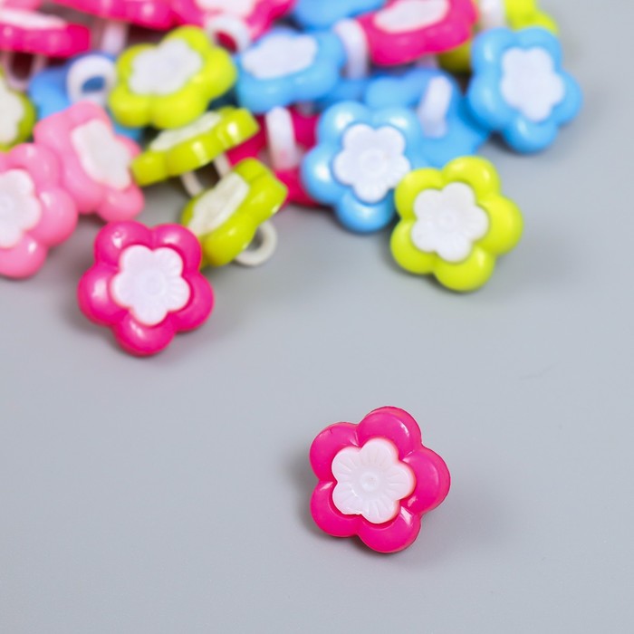 фото Набор пуговиц декоративных пластик "цветочек со вставкой" набор 30 шт 1,4х1,4 см микс арт узор