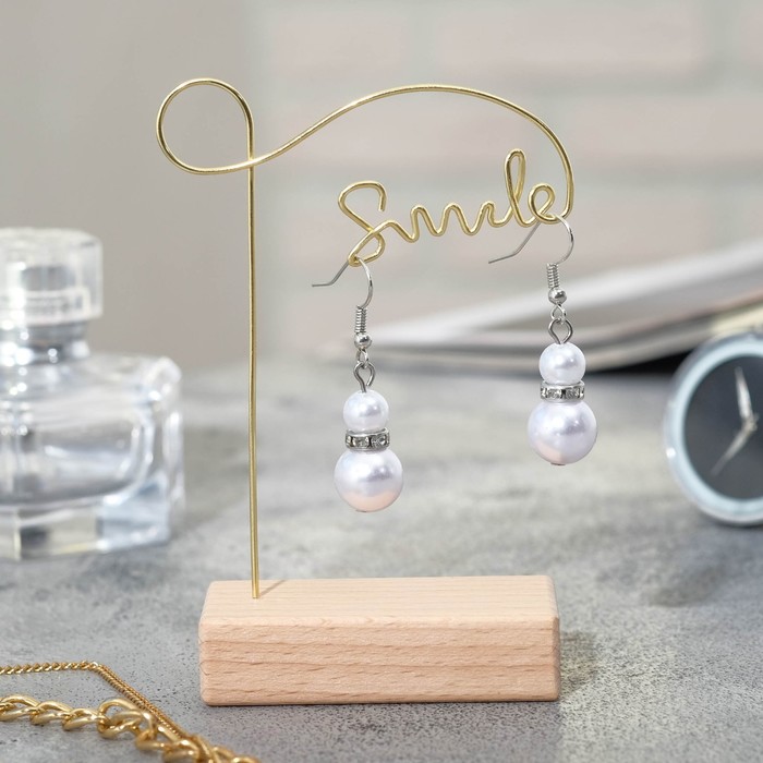 фото Подставка под серьги "улыбка", цвет золотой, 6*10,5см queen fair