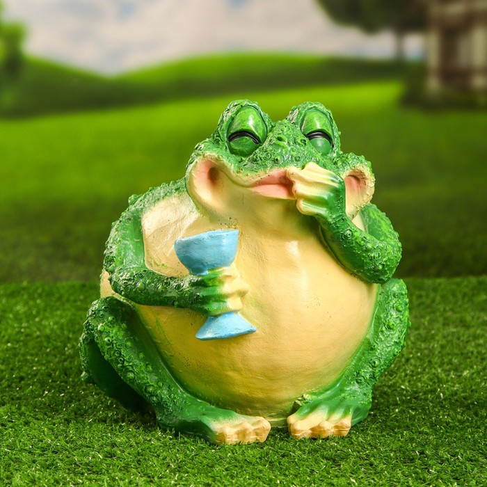 фото Садовая фигура "лягушка толстая с рюмкой" 21х20см хорошие сувениры
