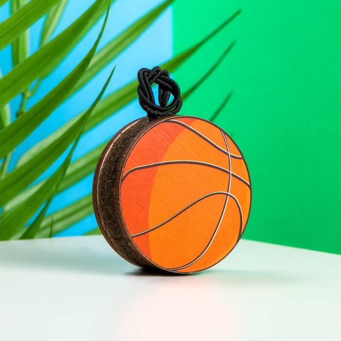 фото Подвеска автомобильная grand caratt баскетбольный мяч, дерево, войлок