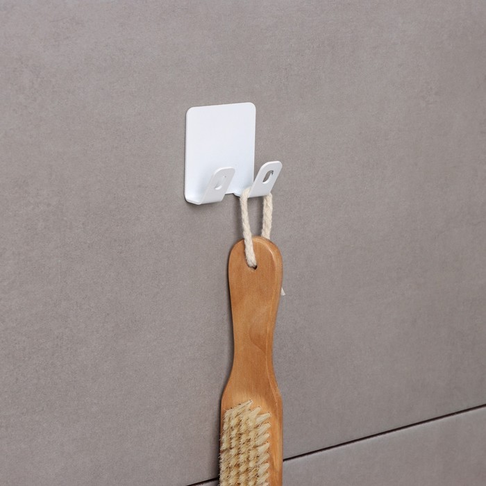 фото Крючок двойной настенный самоклеющийся лофт, 55×50×35 мм, цвет белый