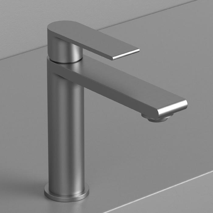 фото Смеситель для раковины vincea vogue vbf-1v1gm, однорычажный, излив 133 мм, вороненая сталь 1001396