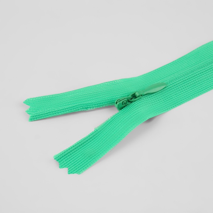 фото Молния потайная, №3, неразъёмная, замок автомат, 30 см, цвет зелёный