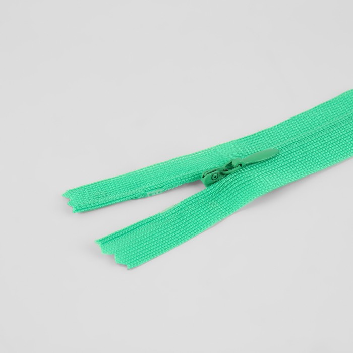 фото Молния потайная, №3, неразъёмная, замок автомат, 60 см, цвет зелёный