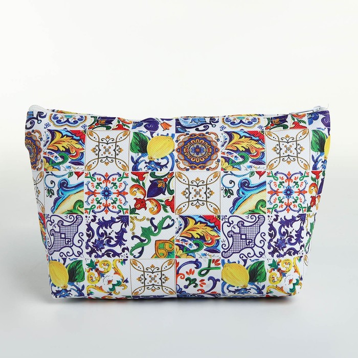 фото Косметичка на молнии, цвет белый/разноцветный