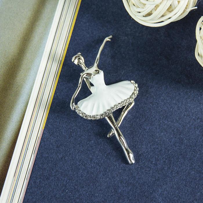 Брошь "Балерина", цвет белый в серебре
Брошь "Балерина", цвет белый в серебре