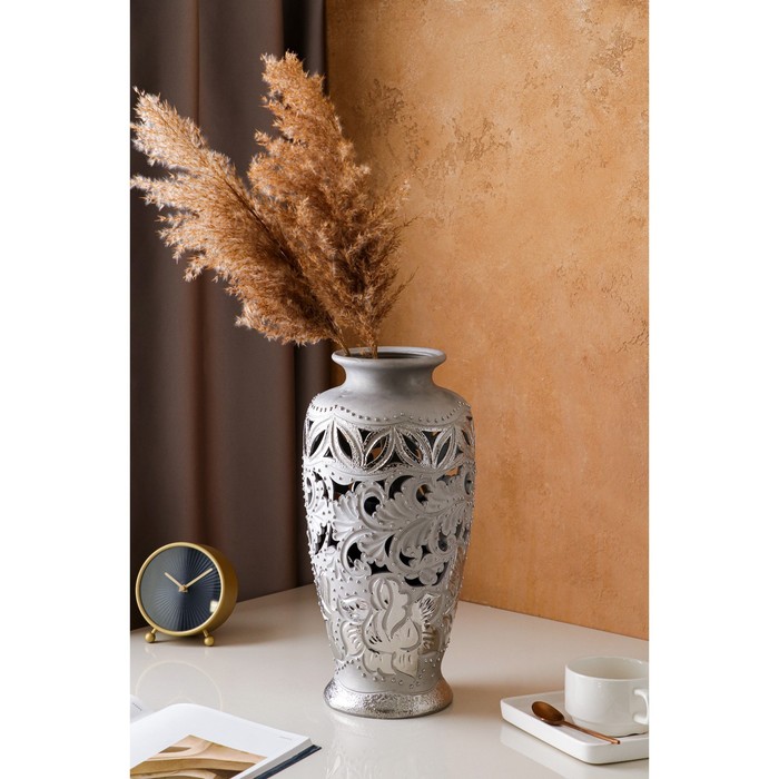 Ваза керамическая "Валенсия", настольная, серебристая, сквозная резка, 37 см 
Ваза керамическая "Валенсия", настольная, серебристая, сквозная резка, 37 см