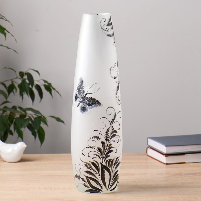 Ваза "Бабочки-Монохром" ч/б 40х11,8 см, 2,7л 2748
Ваза "Бабочки-Монохром" ч/б 40х11,8 см, 2,7л 2748