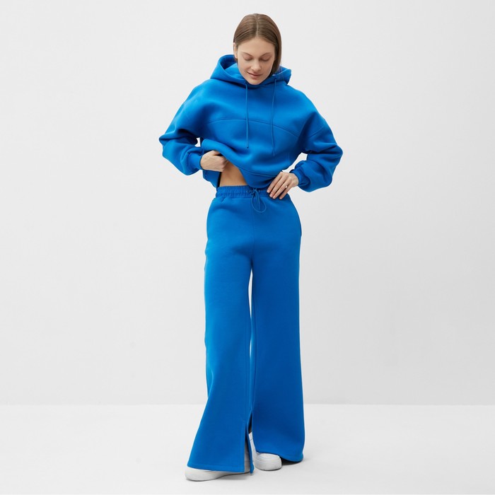 Синий костюм