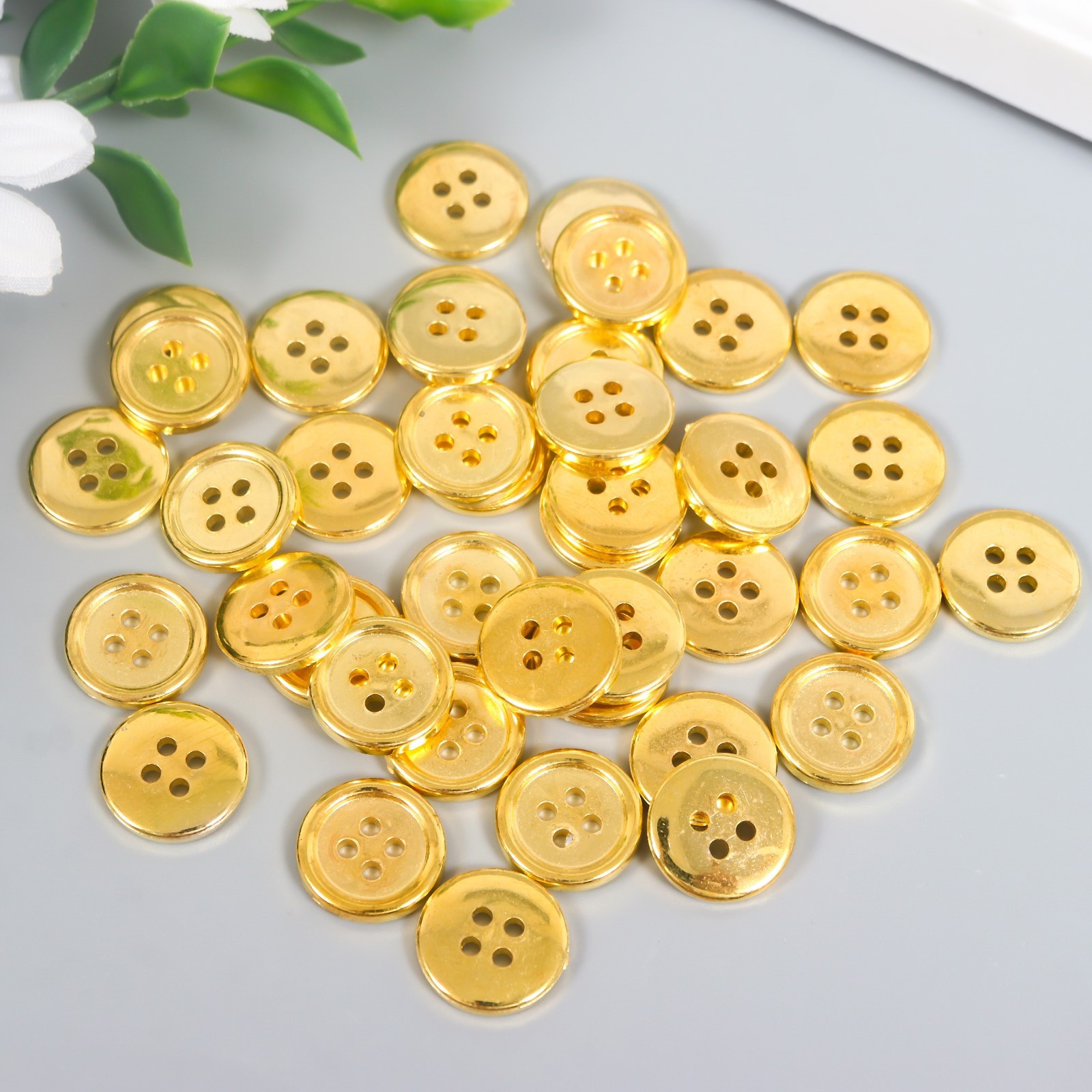 Пластиковые пуговицы