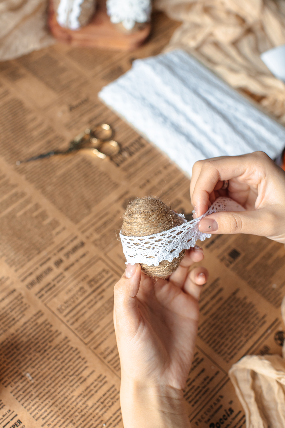 украшаем яйцо декором