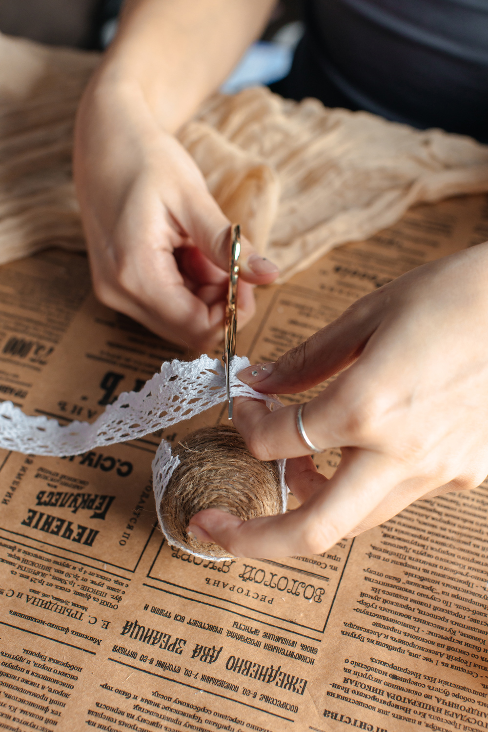 украшаем яйцо декором