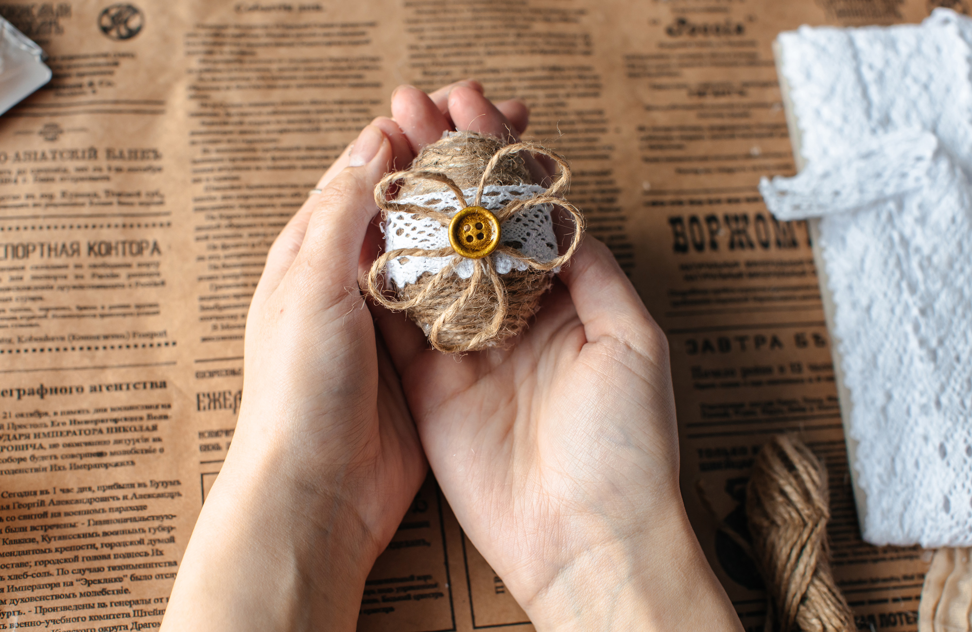 украшаем яйцо декором