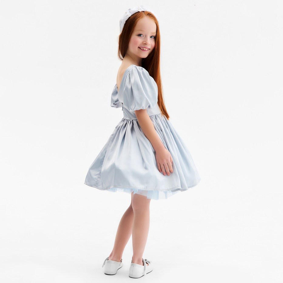 Голубое нарядное платье