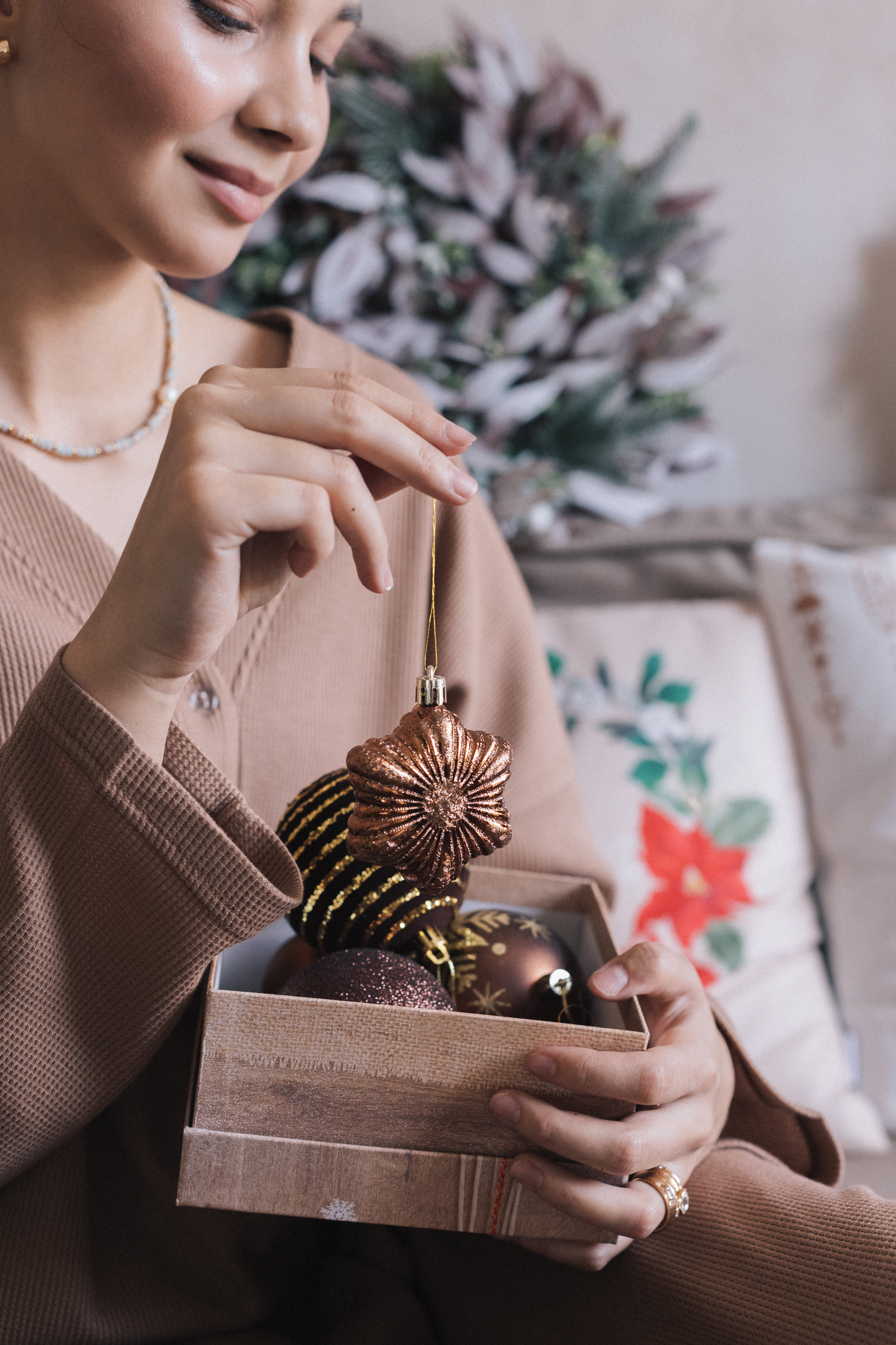 Ёлочные украшения в коробке