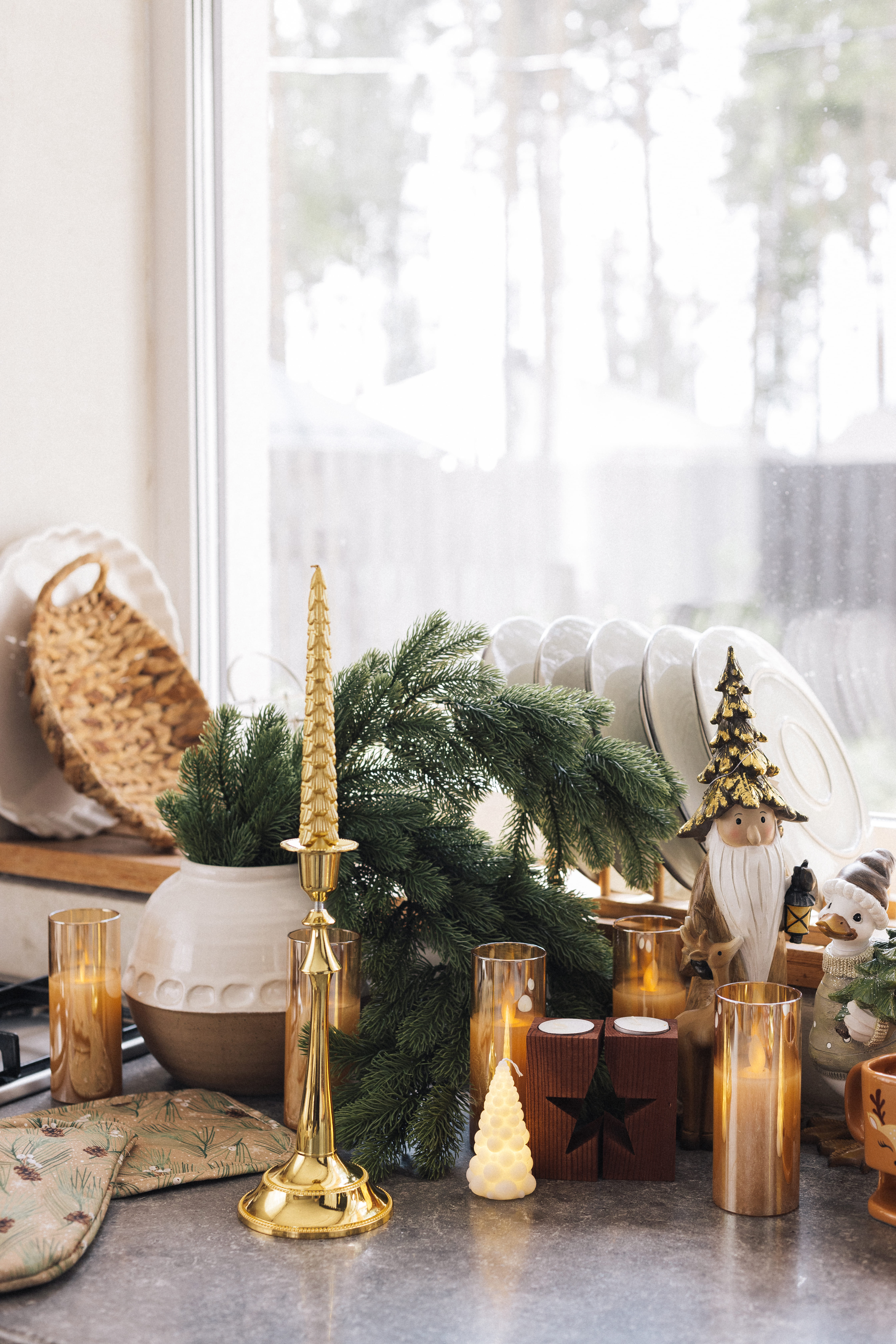 Свечи на столе