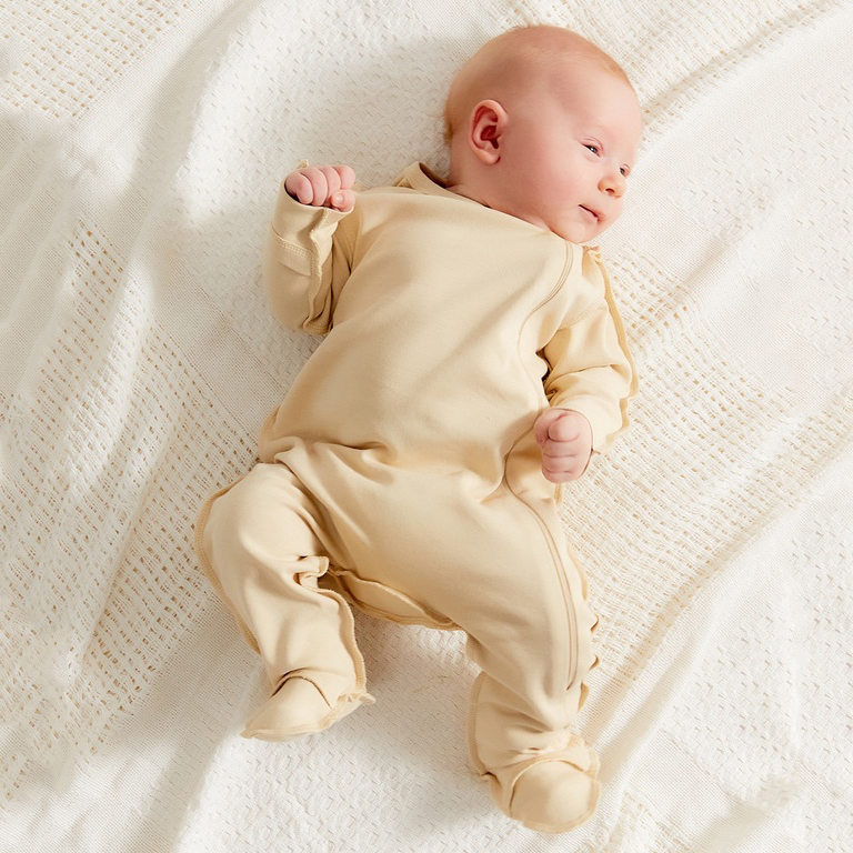 Бежевый комбинезон