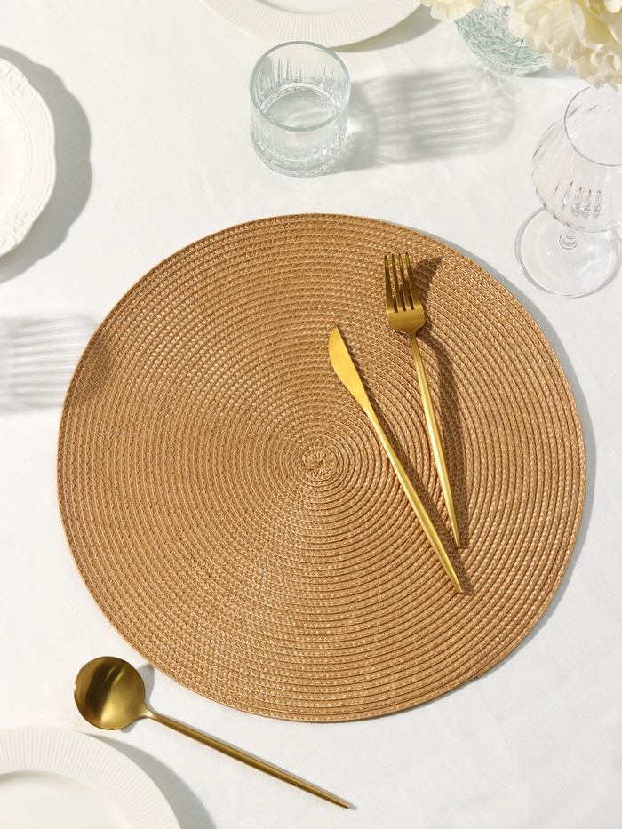 Золотая сервировочная салфетка