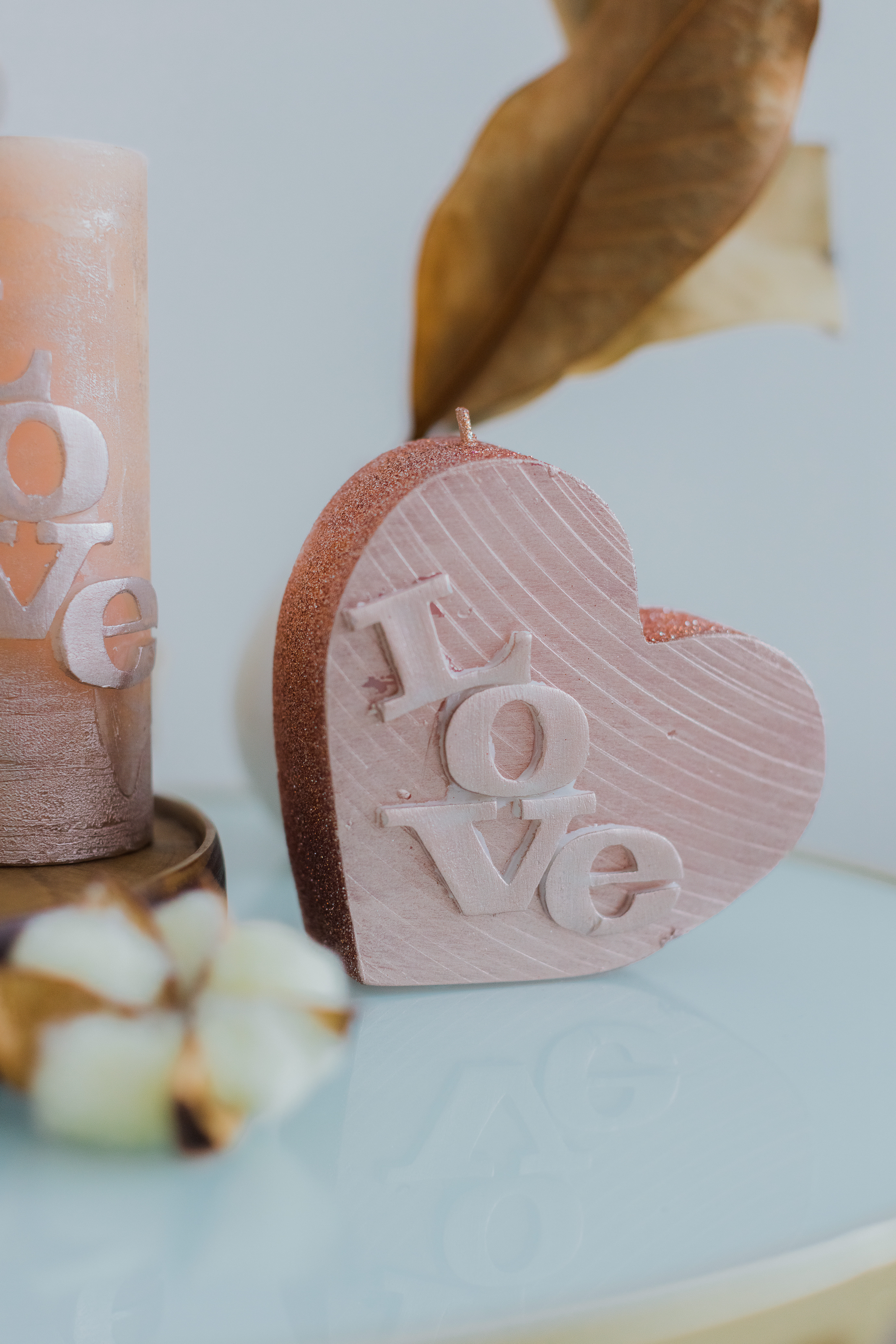 Розовая свеча в виде сердца