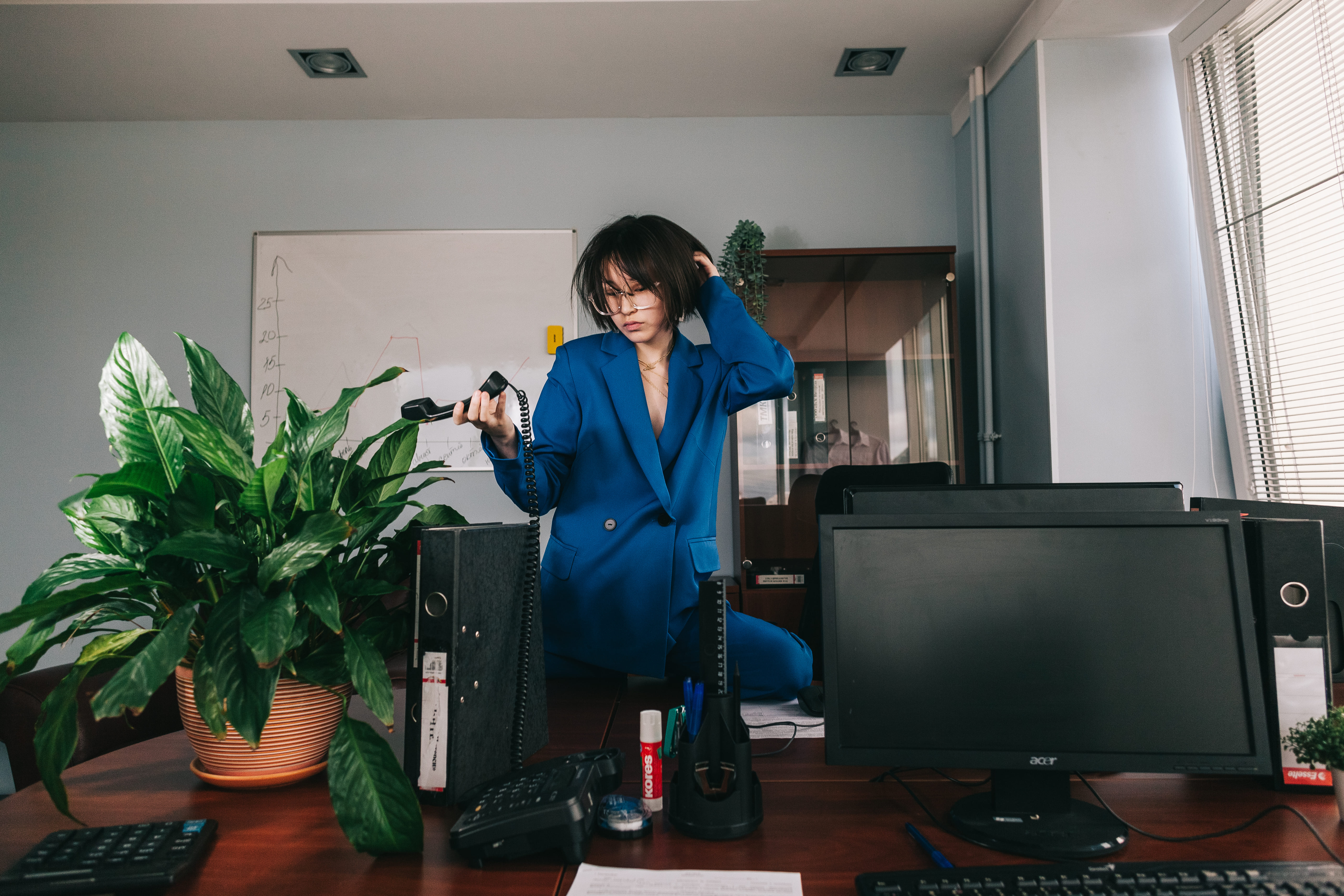 Девушка в офисе