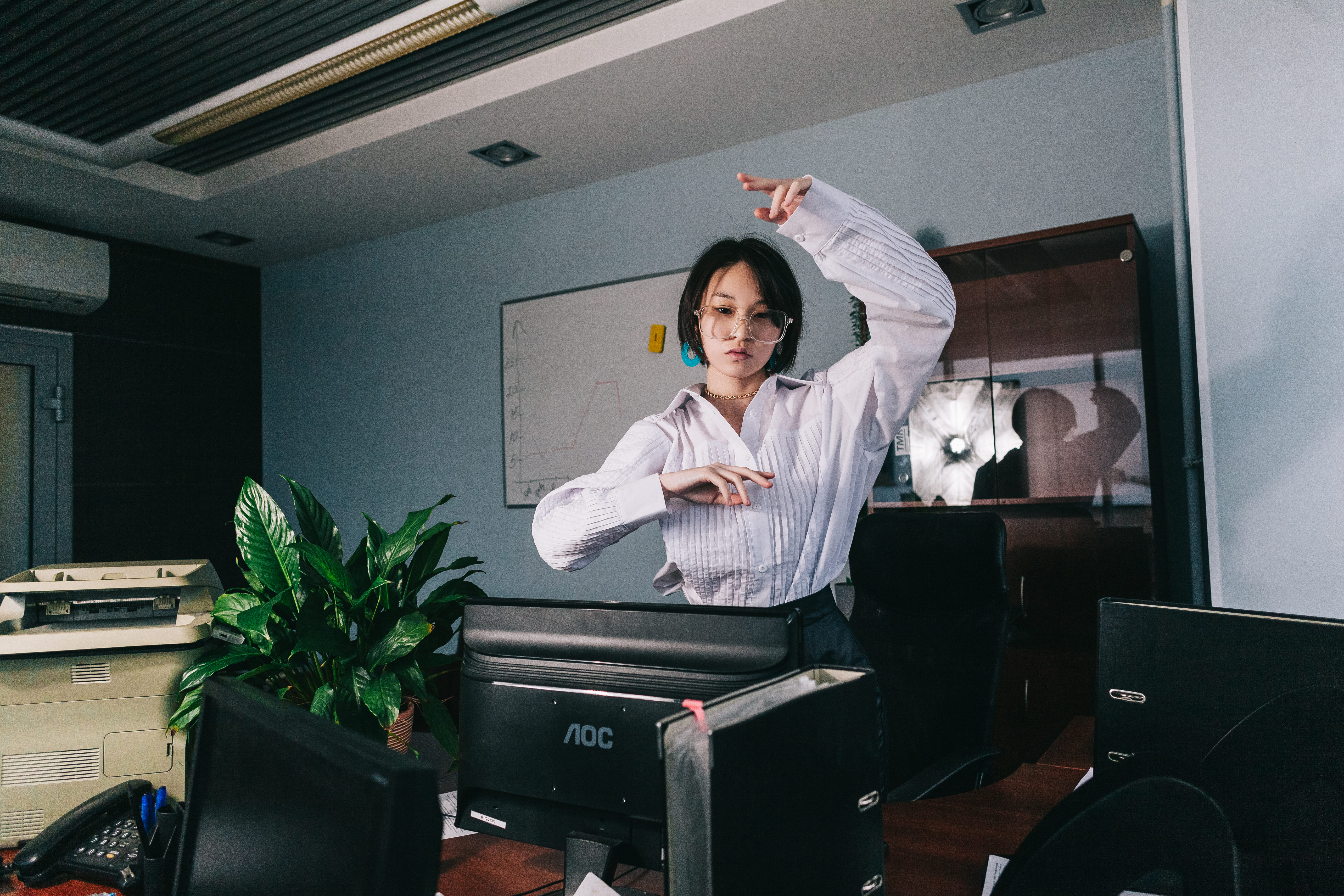 Девушка в офисе