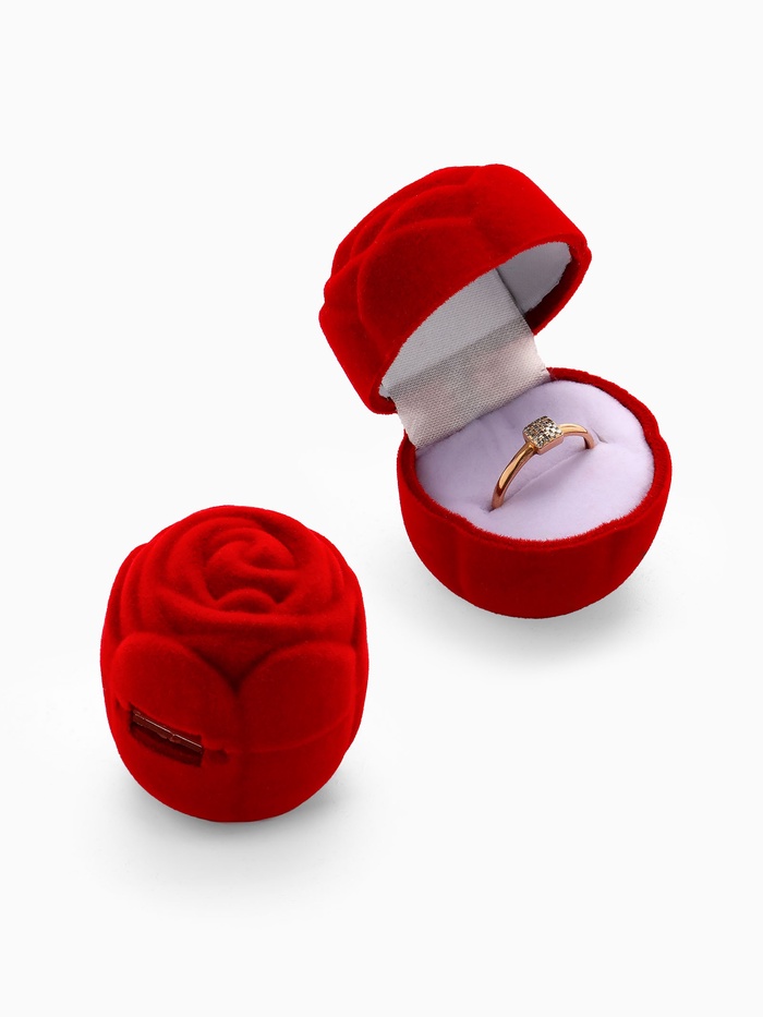 Бархатный футляр под кольцо