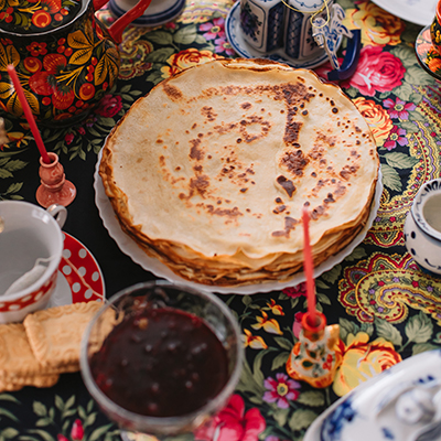 Блины на столе