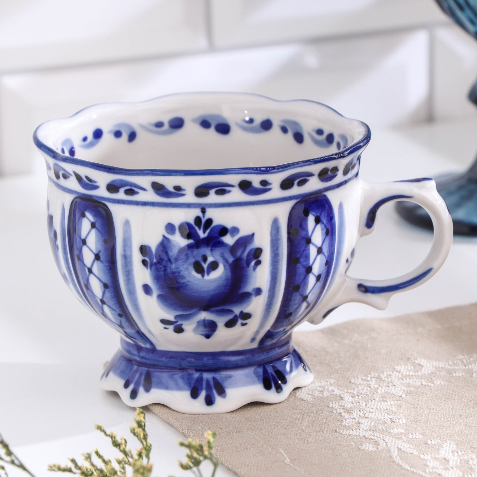 Чашка из фарфора