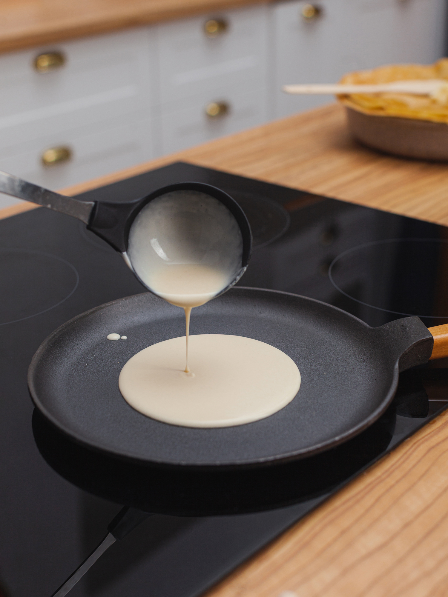 готовка блинов на сковороде