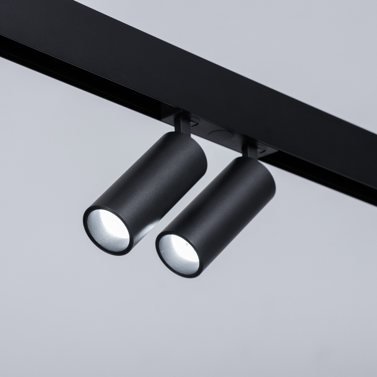 Трековый светильник