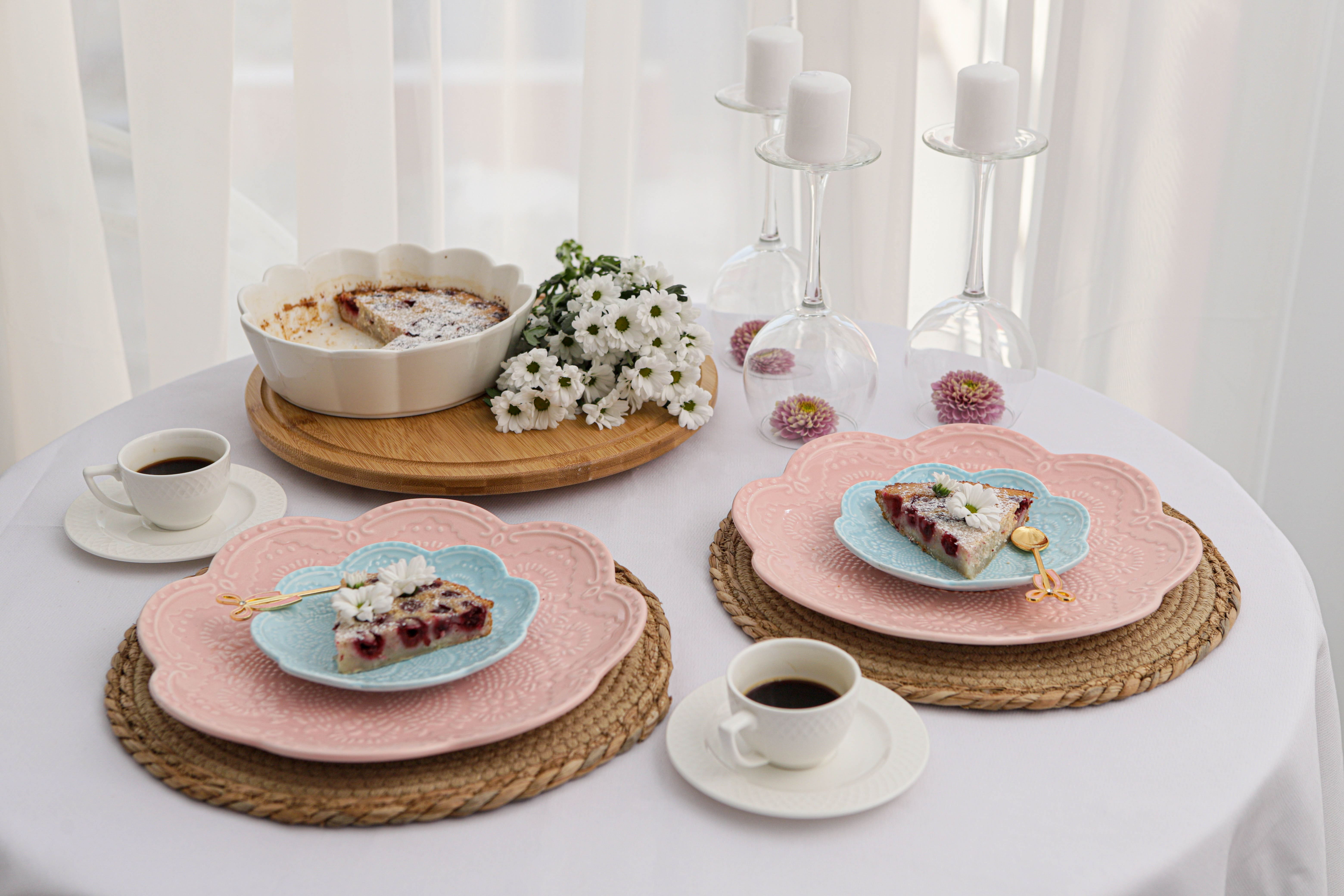 Розовая сервировка