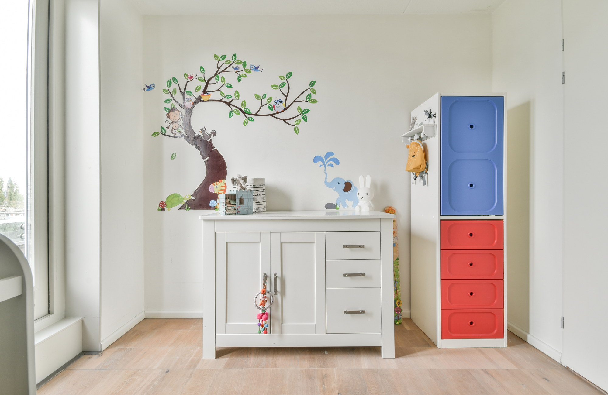 интерьерная наклейка с деревом