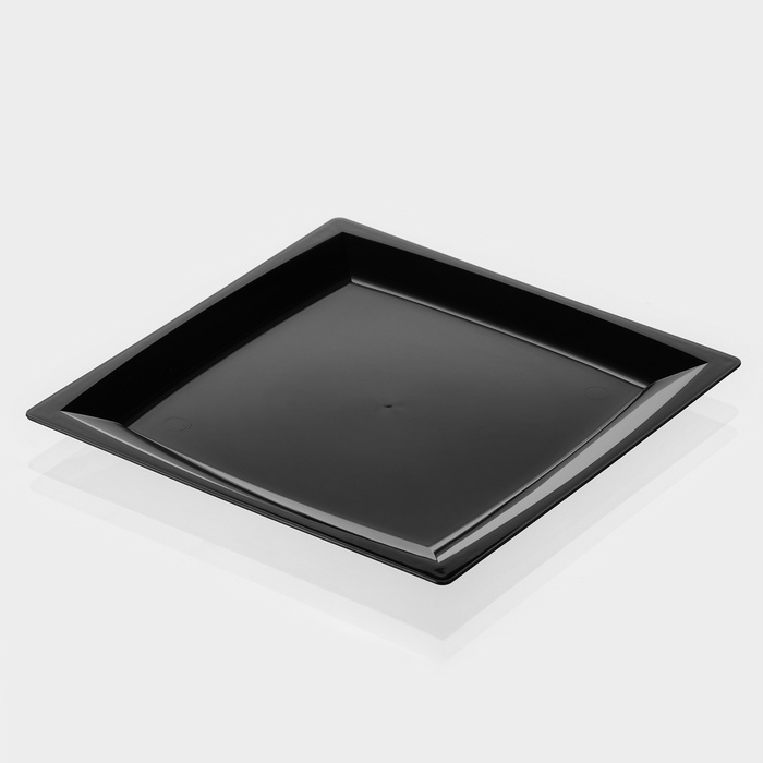 Пластиковая тарелка