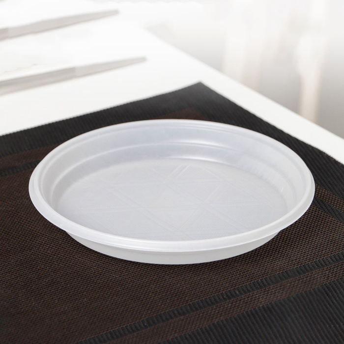 Одноразовые тарелки 