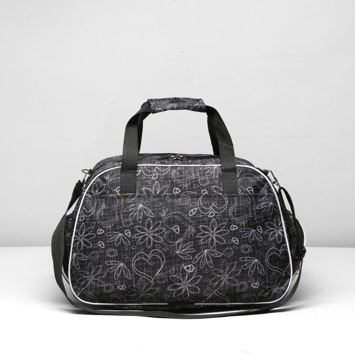 Сумка спортивная на молнии "Цветы/сердца", 1 отдел, 2 наружных кармана, длинный ремень, цвет чёрный/белый