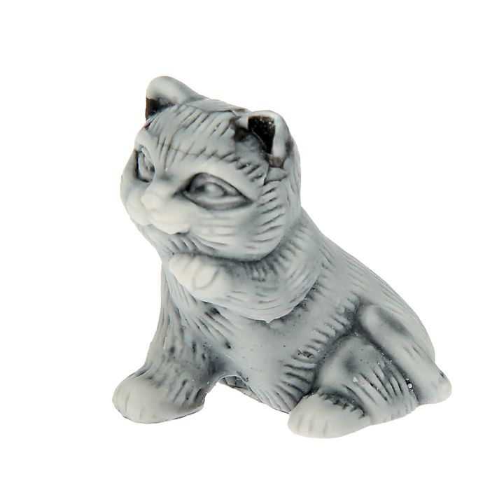 Сувенир "Кот с лапкой"