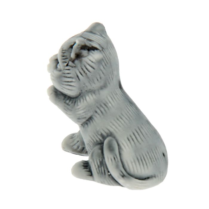 Сувенир "Кот с лапкой"