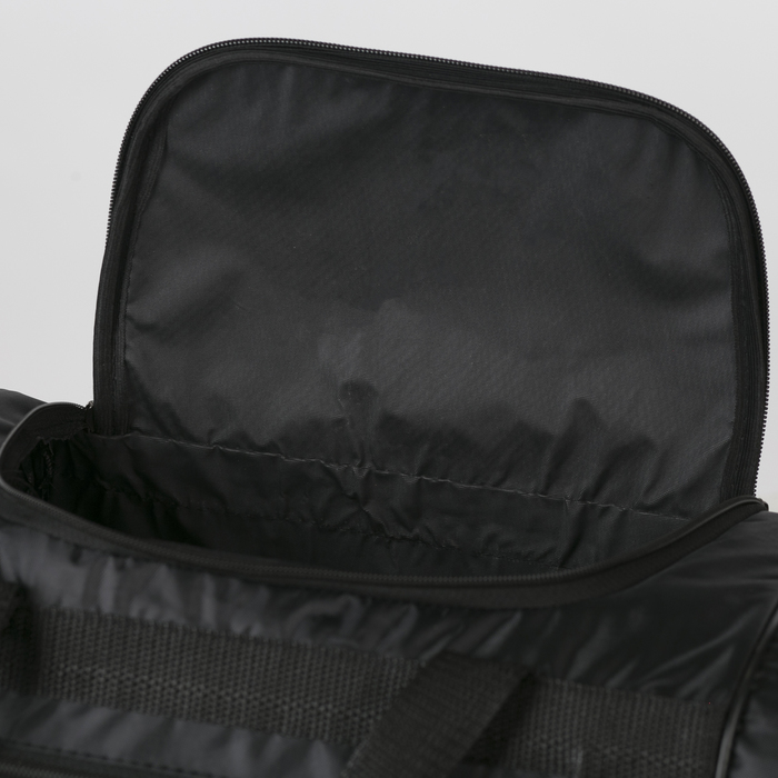 Сумка спортивная на молнии, 1 отдел, 2 наружных кармана, длинный ремень, цвет чёрный