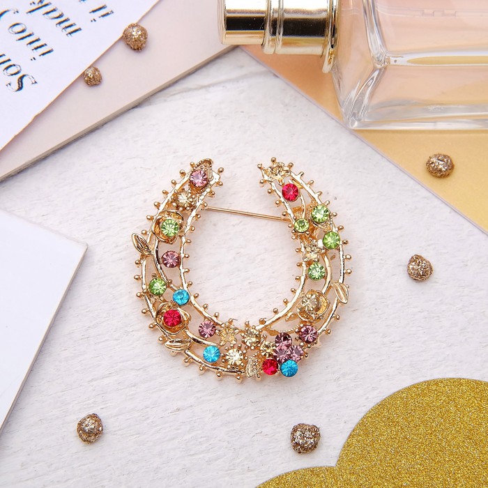 Брошь "Подкова", цветная в золоте