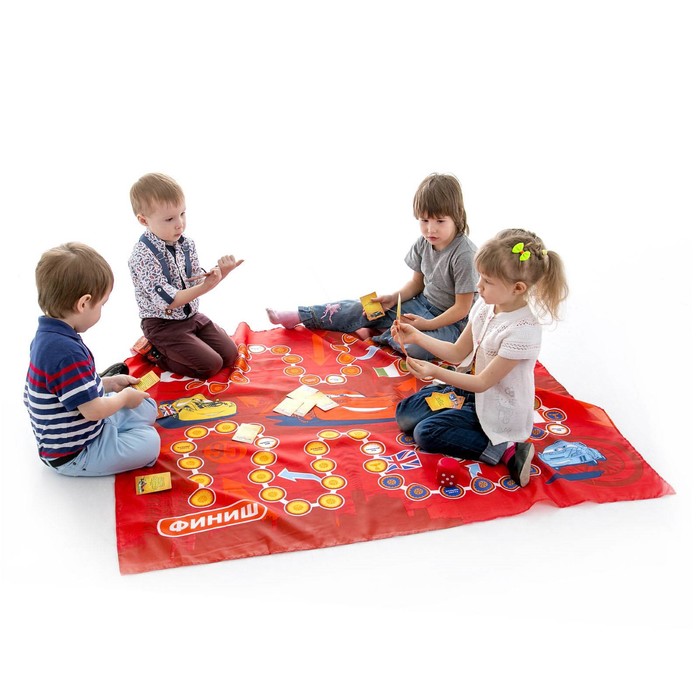 Игра-бродилка "Гонка чемпионов", Тачки